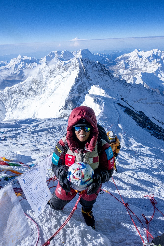 Image for Sheikha Asma Al Thanitakes ‘Al Rihla’ To World’s Highest Peak As She Becomes First Female Qatari Athlete To Summit Mount Everest