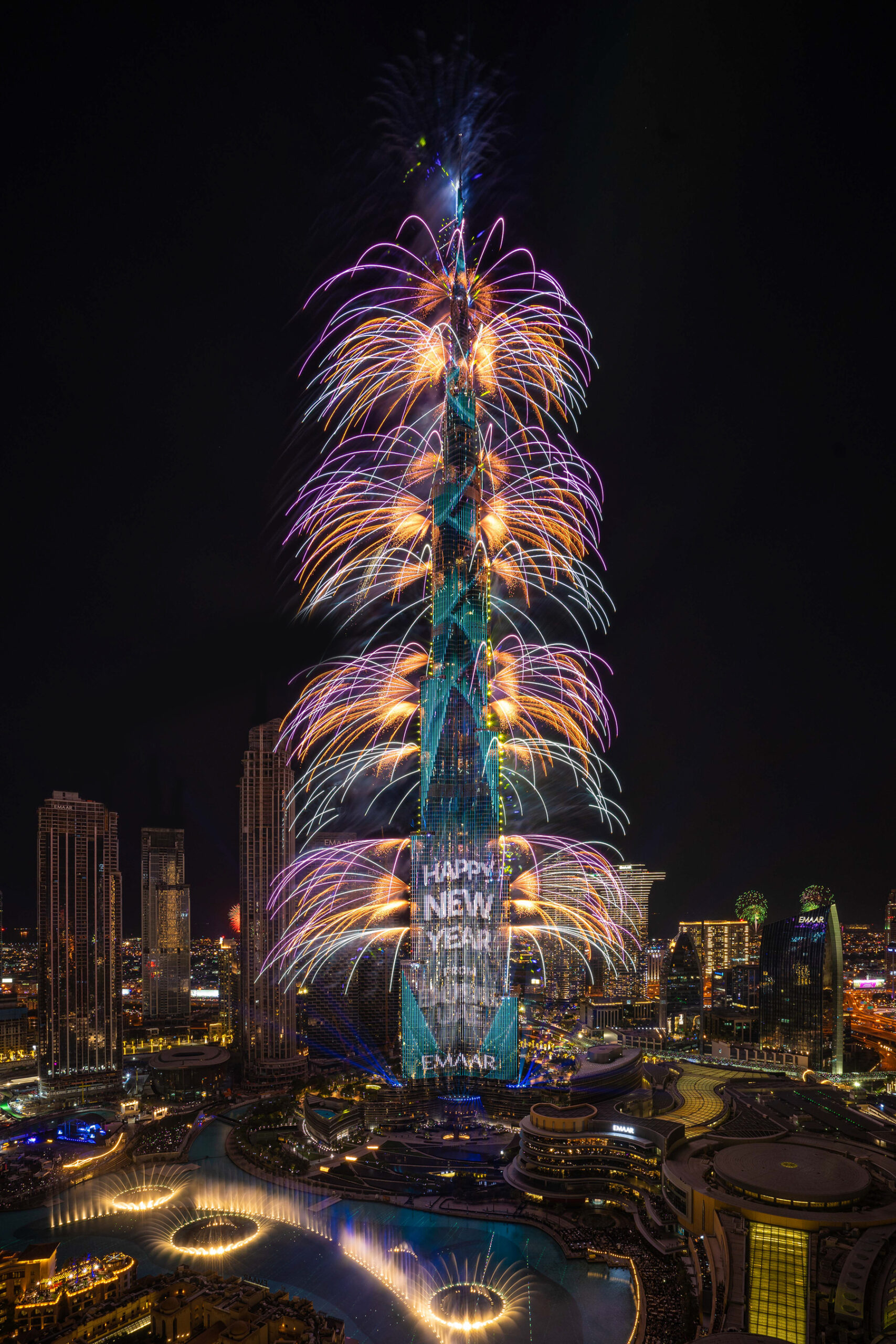 budget bomuld Andragende Burj Khalifa By Emaar To Host A Cutting-Edge Laser Light Extravaganza And  Phenomenal Firework Display On Emaar New Year's Eve | Press Release Network