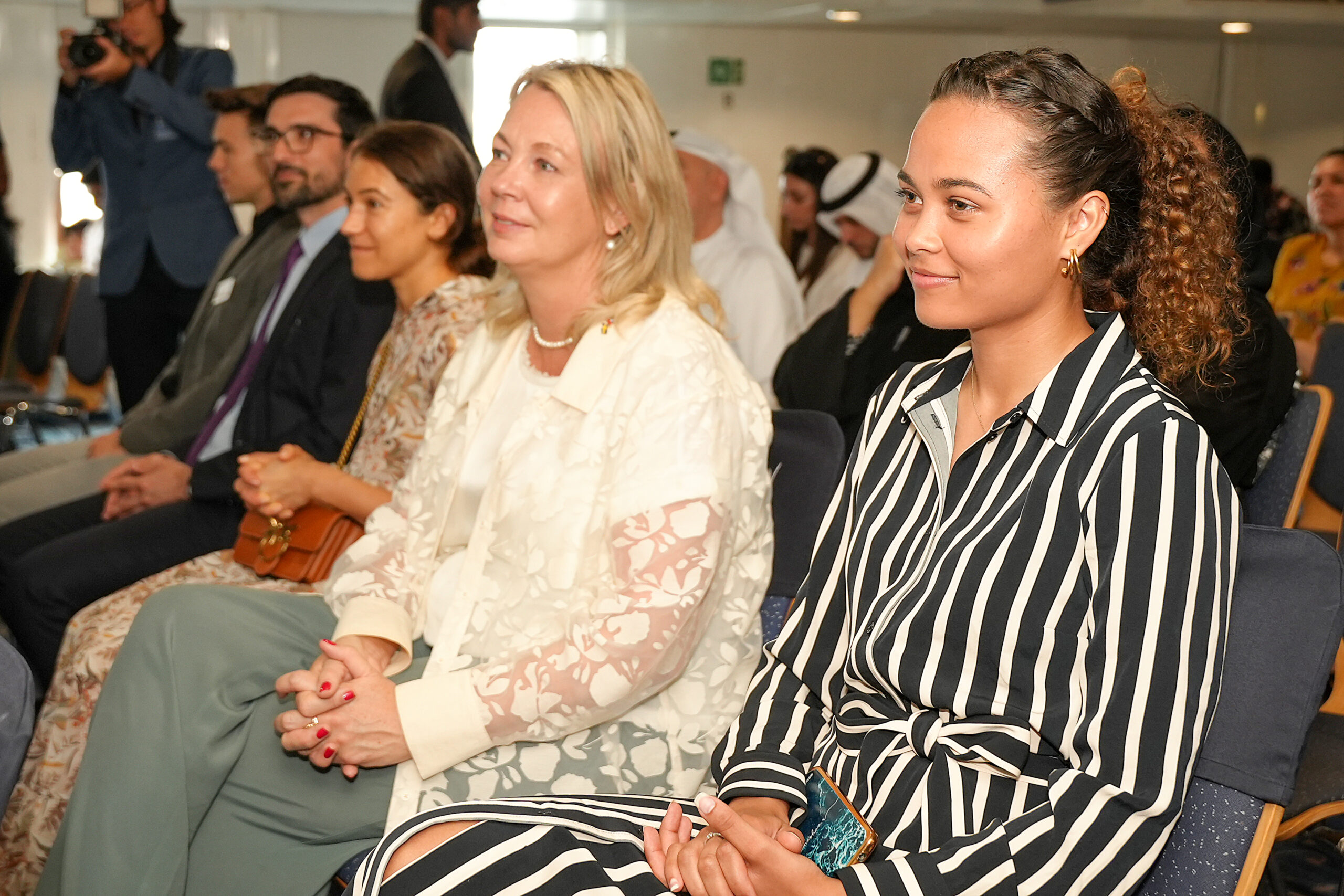 Abu Dhabi Arabic Language Centre Opens Logos Hope, The World's Largest ...