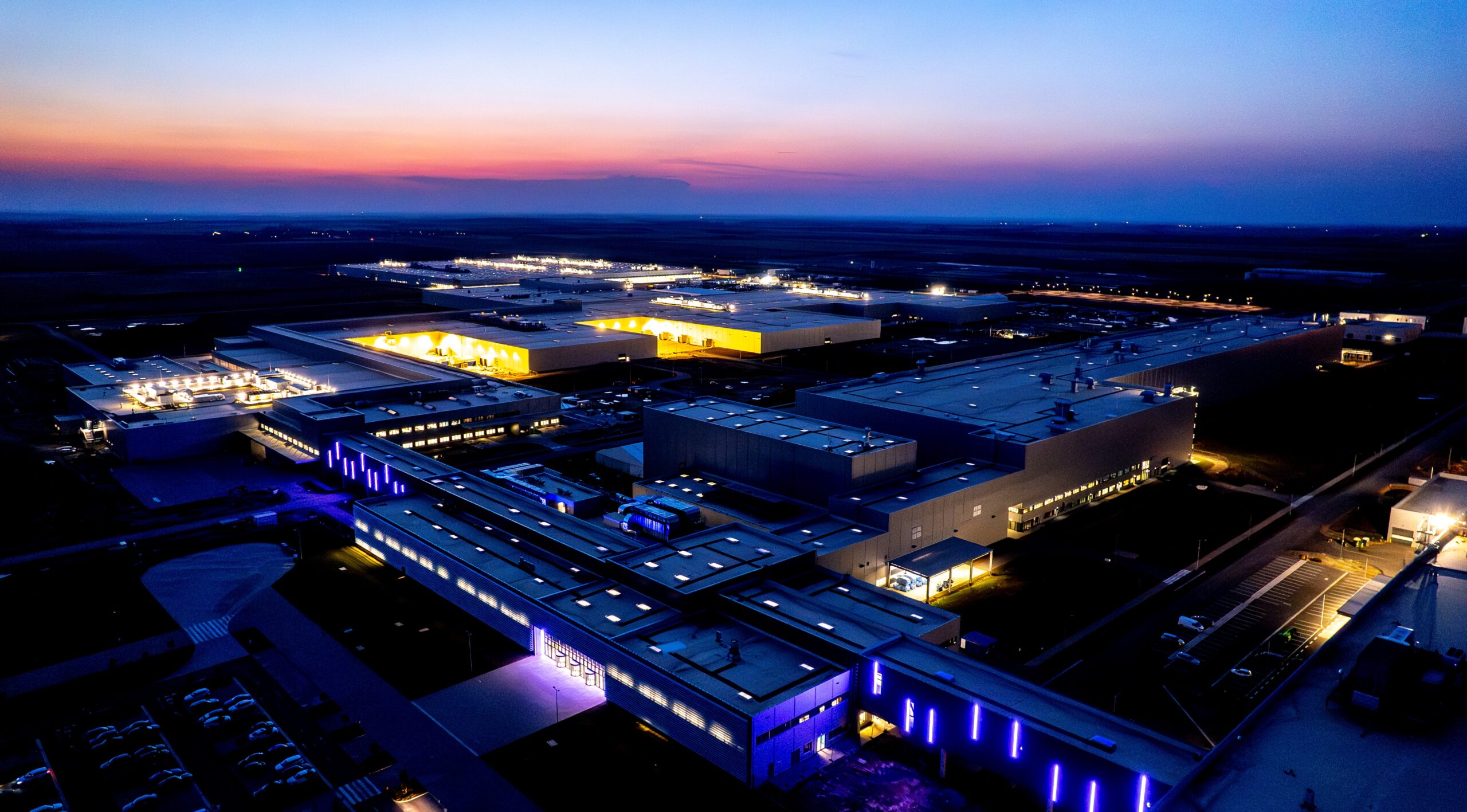 Image for BMW Group Plant Debrecen Picks Up The Pace, As First NeueK-Lasse Test Vehicles Roll Off Production Line