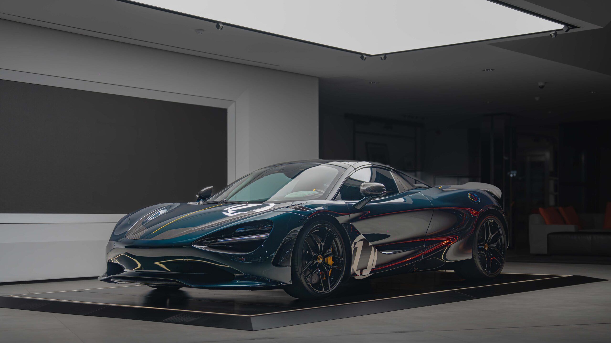 McLaren Dubai Delivers One-Of-A-Kind McLaren ‘Tribute’ 750S To Customer