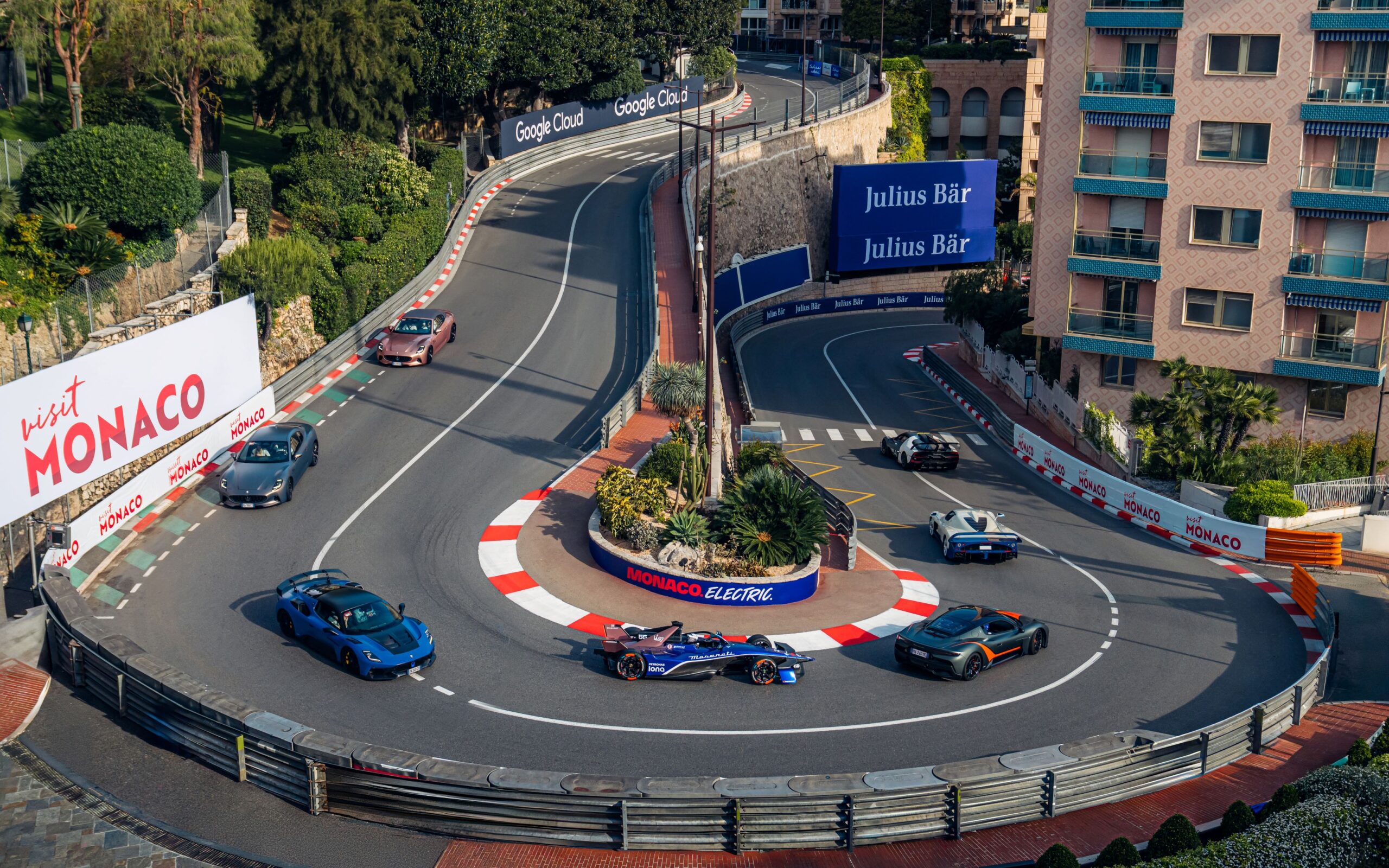 Maserati Sets Legendary Corners On Fire: For The First Time In History The Trident Parades Through Streets Of Monte Carlo