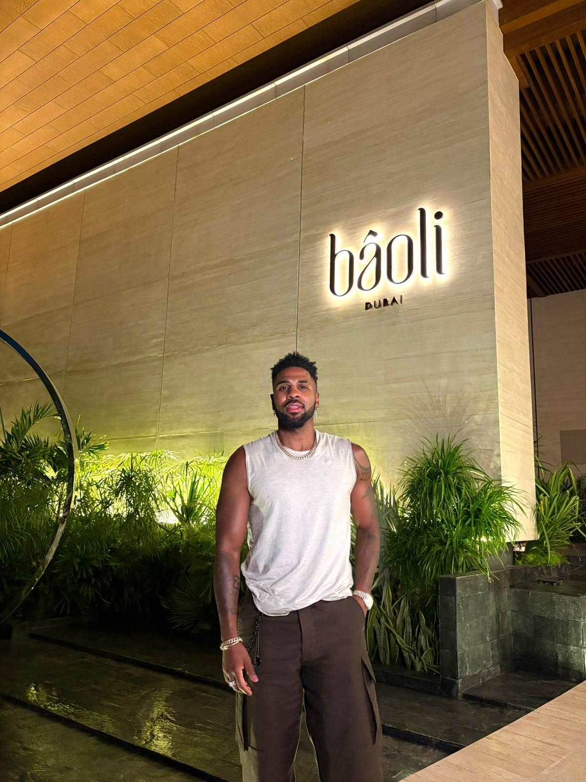 SPOTTED: Jason Derulo At Bâoli Dubai