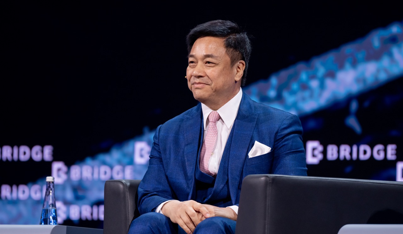 Gary Vaynerchuk At BRIDGE Summit 2025: Mobile Phones Will Be Obsolete In A Decade