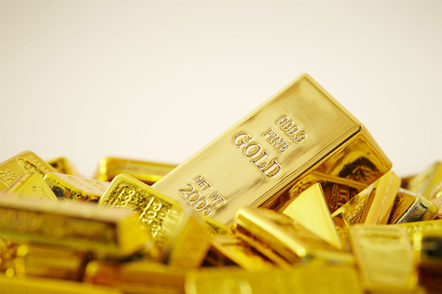 Gold Set For Third Weekly Decline As Dollar Firms