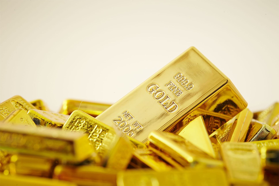 Gold, Silver Prices Drop Amid Stronger Dollar