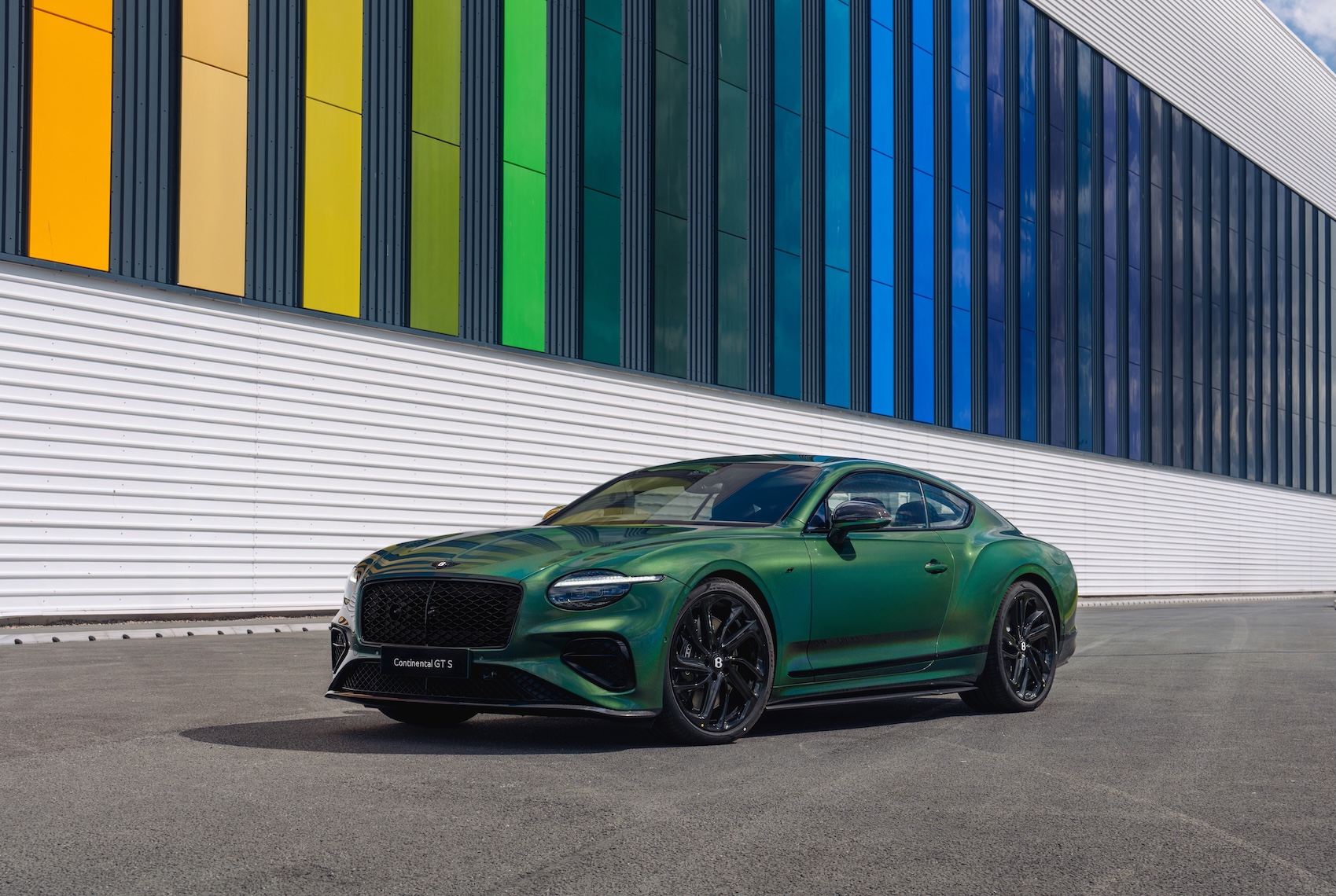 Bentley’s New State-Of-The-Art Paint Shop Begins Operations With Launch Of New Spectraflair Finish