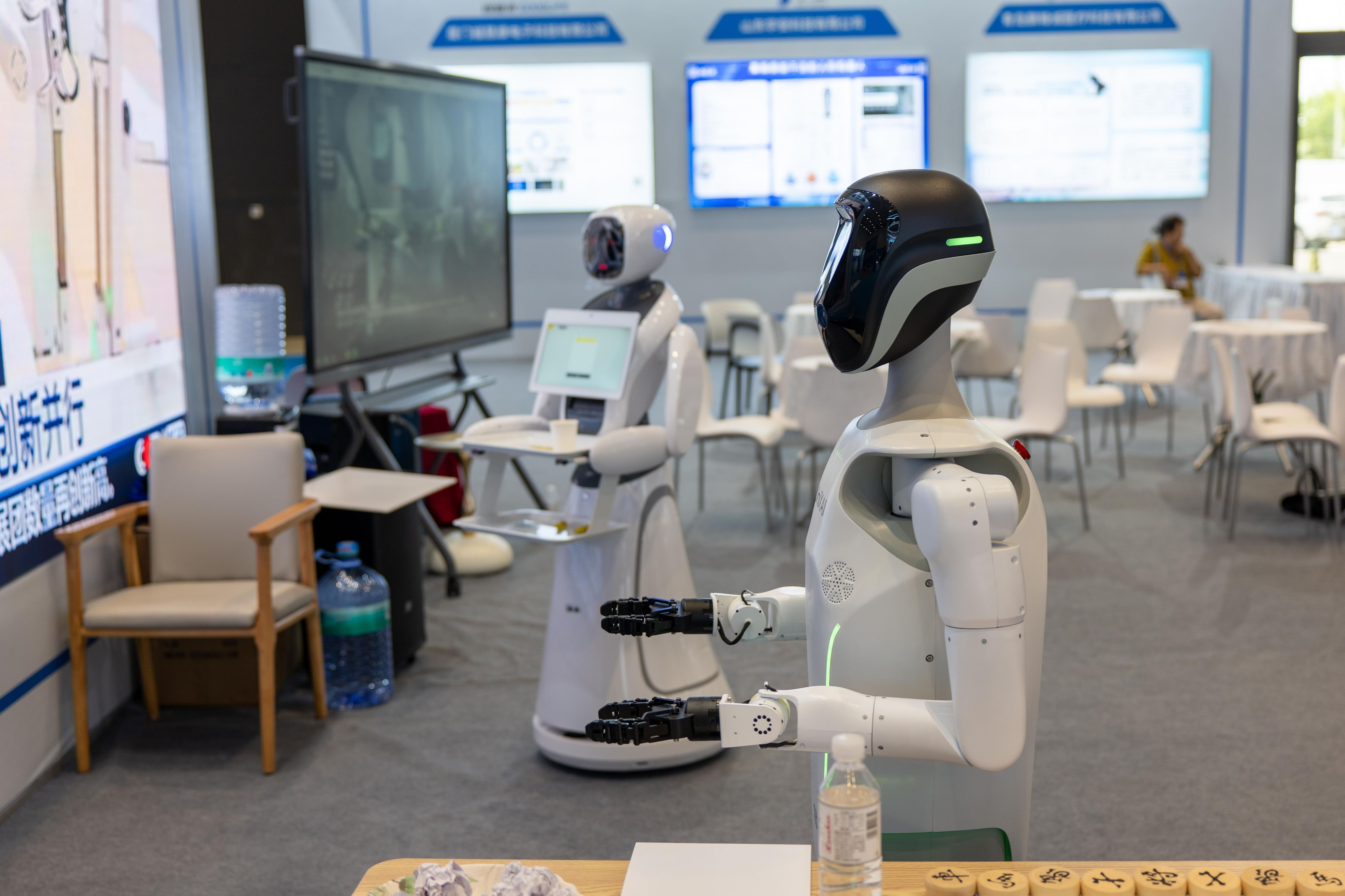 China Humanoid Makers Hold 97% Of Global Shipments, Report Says